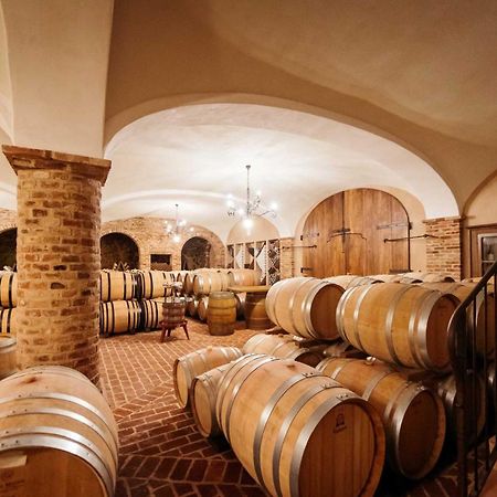 Agriturismo La Torricella Monforte dʼAlba Dış mekan fotoğraf