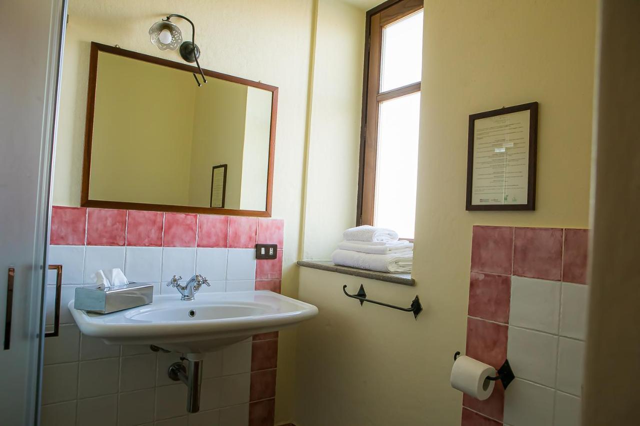 Agriturismo La Torricella Monforte dʼAlba Dış mekan fotoğraf