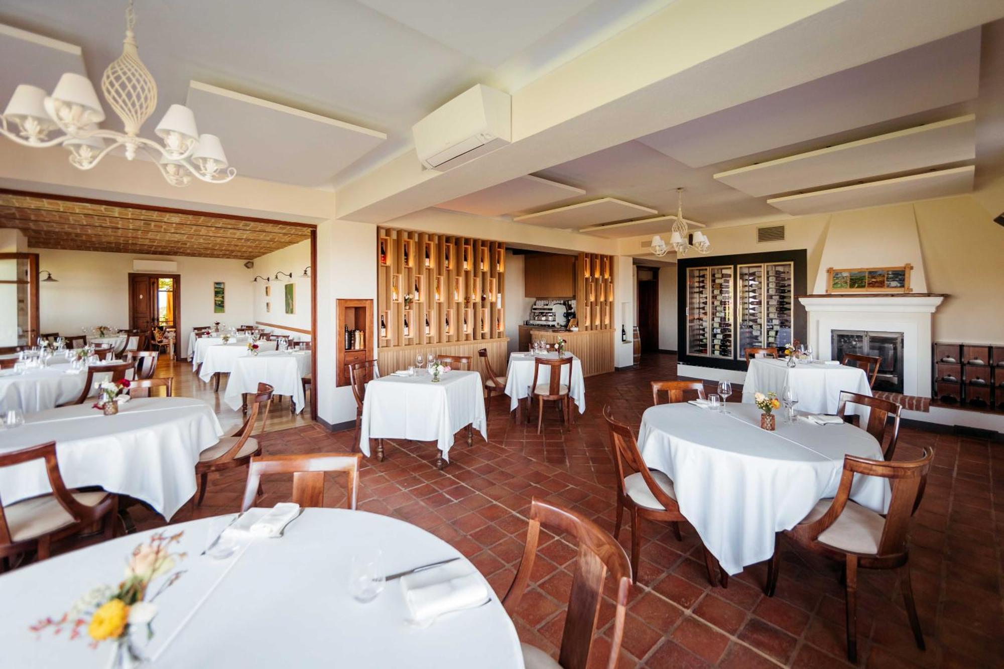 Agriturismo La Torricella Monforte dʼAlba Dış mekan fotoğraf